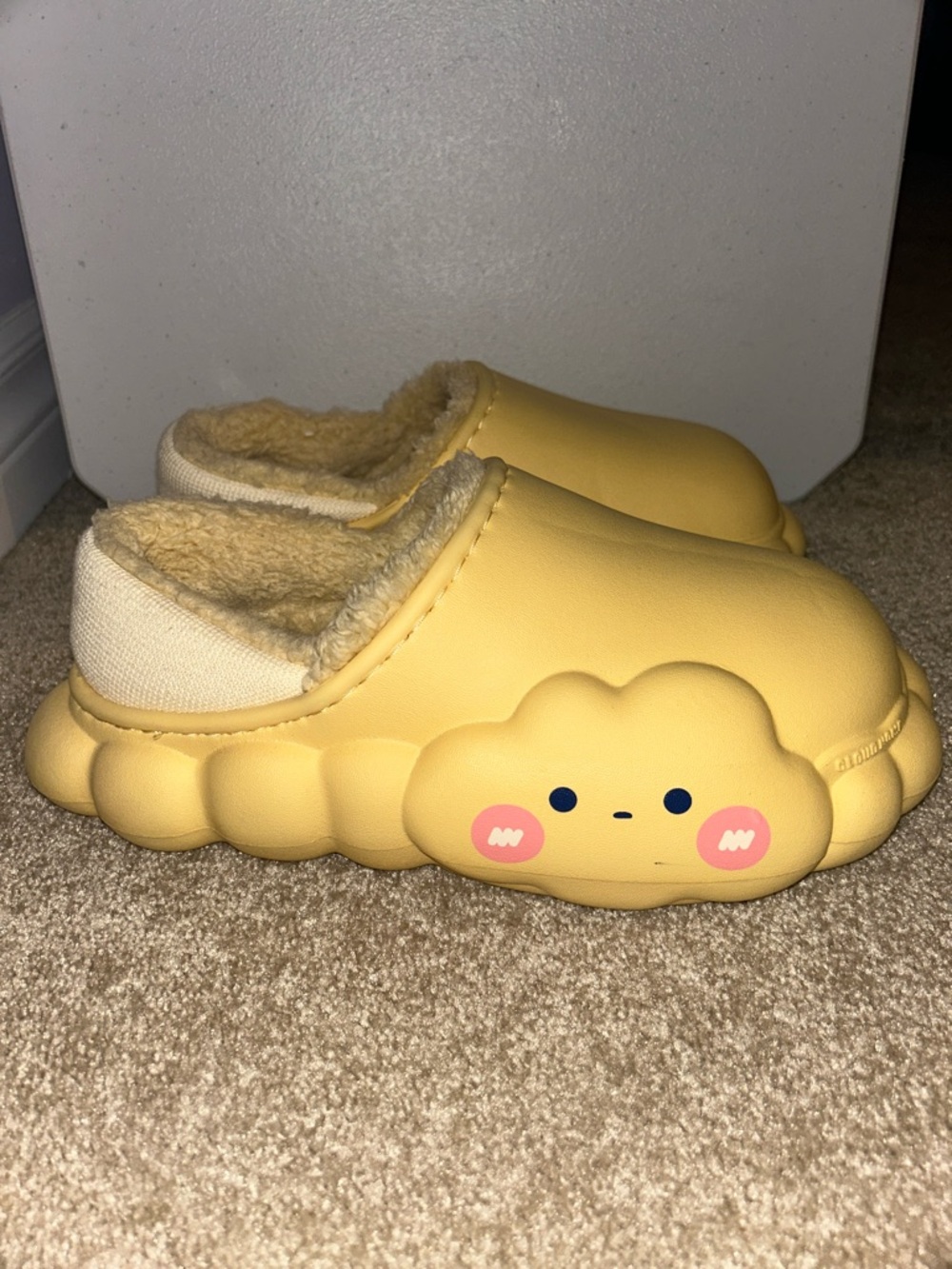 Yellow Cloud Slip-On Women's Slippers